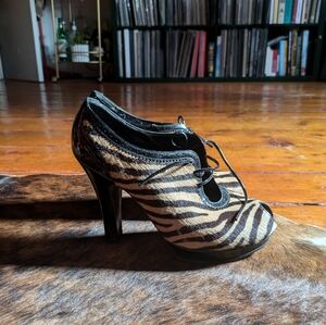 High heel Zebra FENDI 38 1/2 good condition